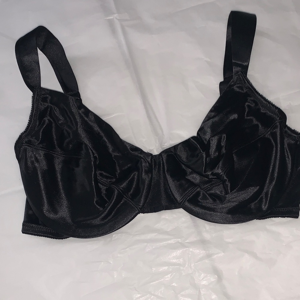 Victoria’s Secret Elegant Black Satin Bra